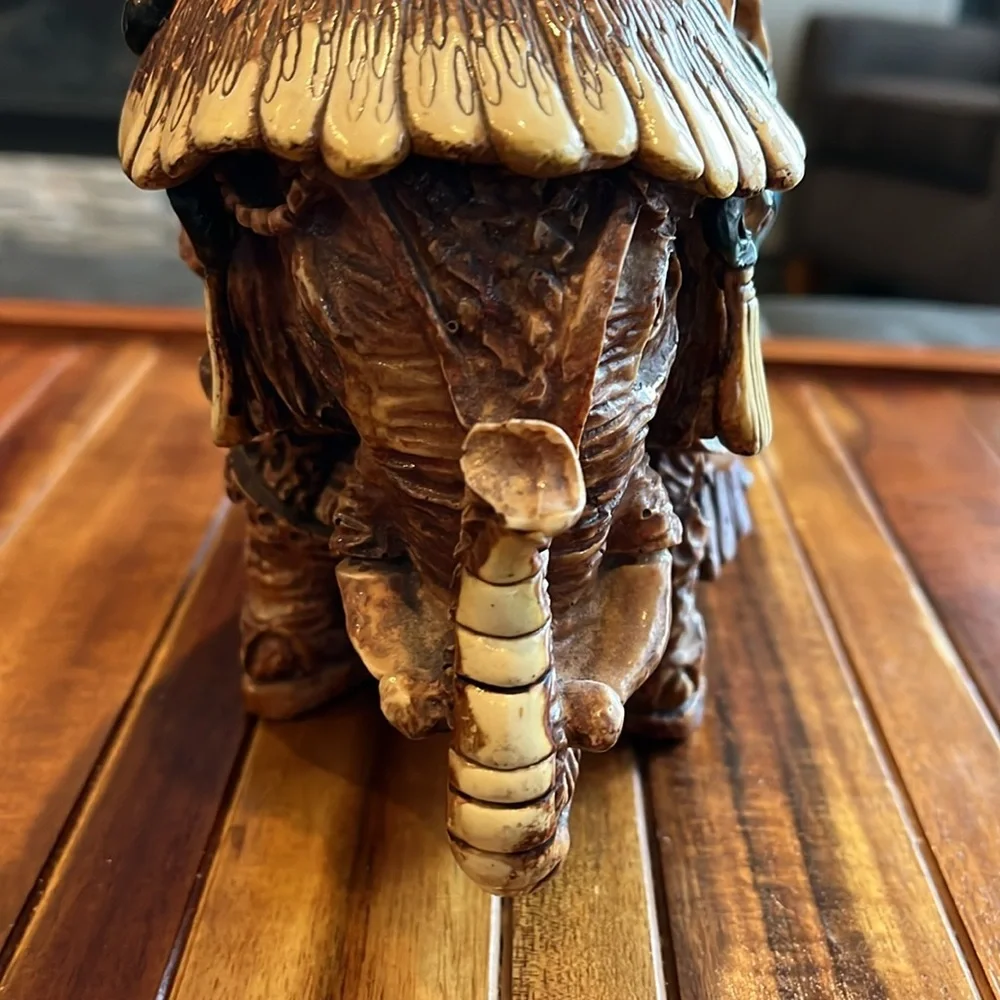 Vintage Universal Statuary 1967 Elephant​